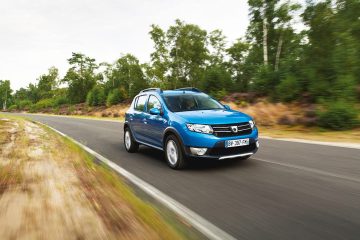 Vista dinámica del Dacia Sandero Stepway en movimiento.