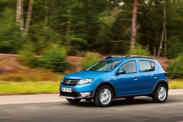 Vista lateral del Dacia Sandero Stepway, destacando su diseño robusto.