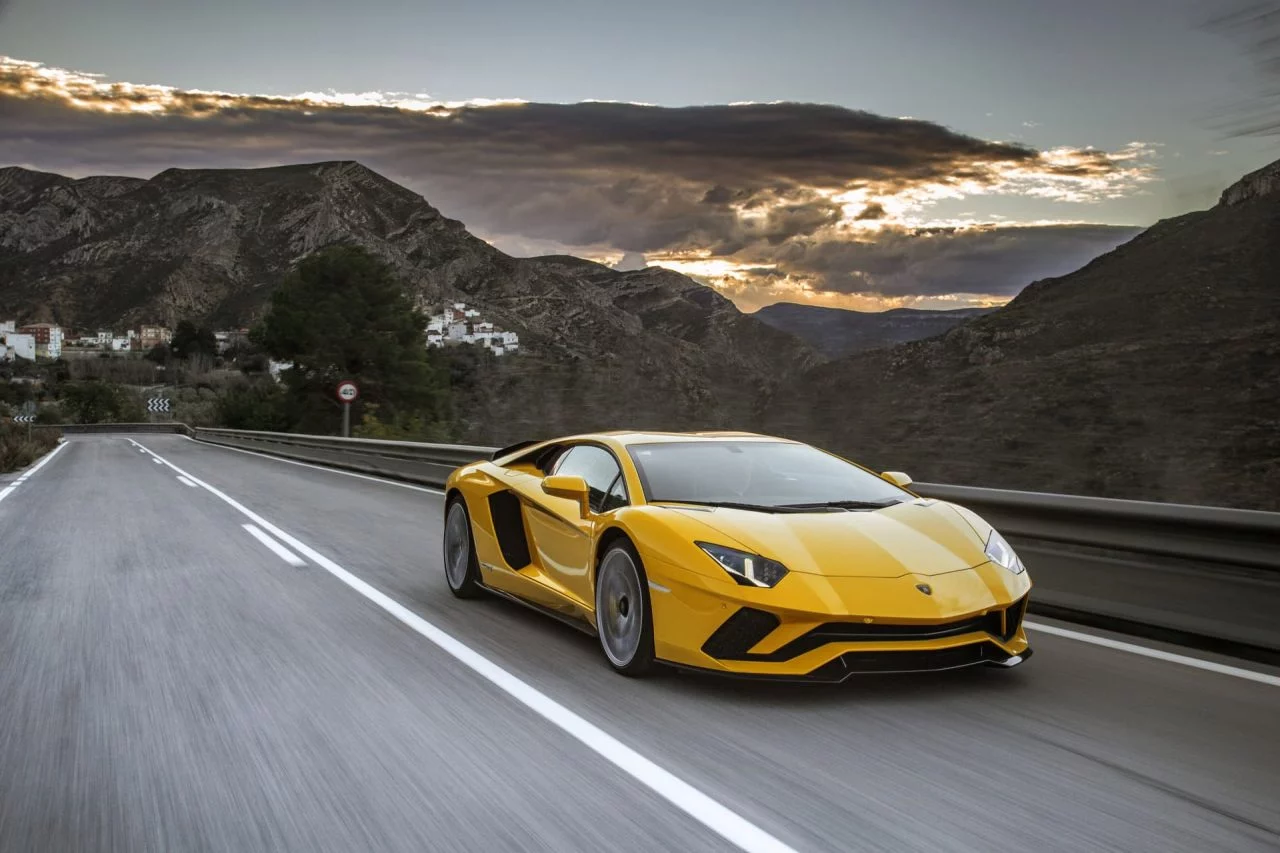 Lamborghini Aventador Informacion Dm12