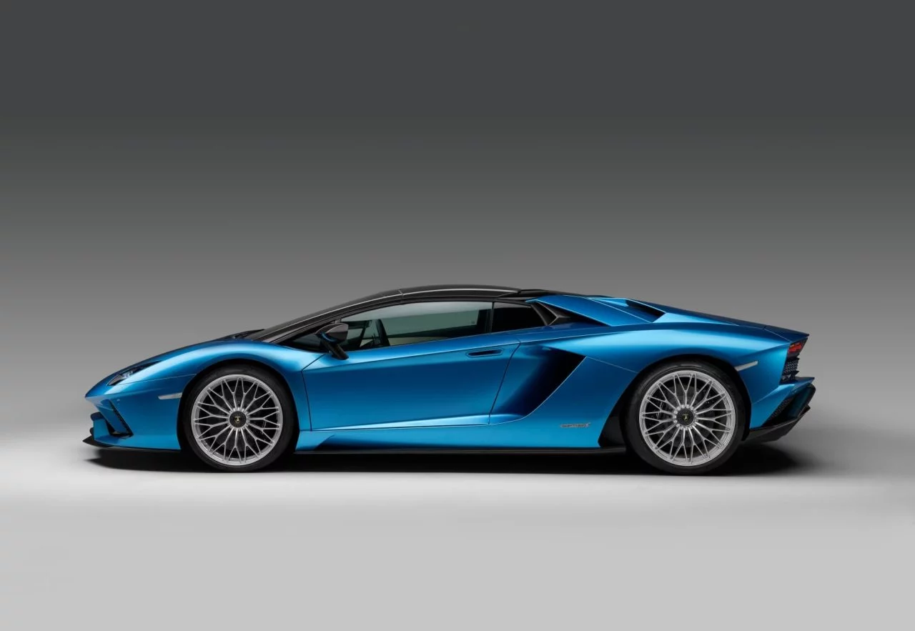 Lamborghini Aventador Informacion Dm15