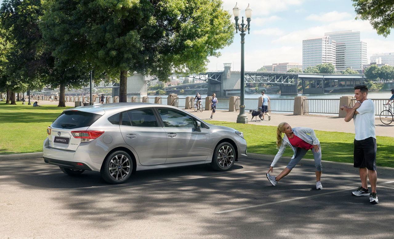 Subaru Impreza Ecohybrid 11 Trasera Gris