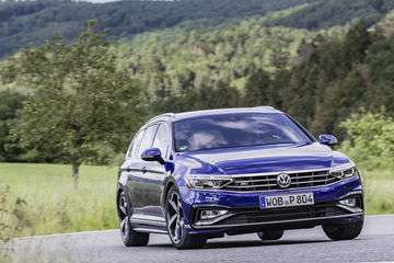 The New Volkswagen Passat Variant R Line