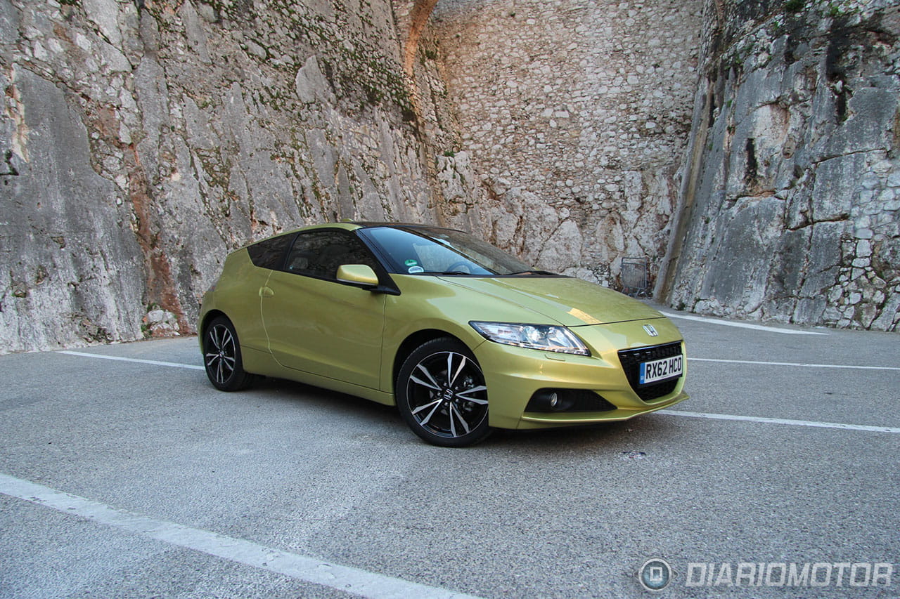 Un paseo por Niza con el Honda CR-Z 2013: el híbrido con cambio manual y  con algo parecido a un KERS | Diariomotor