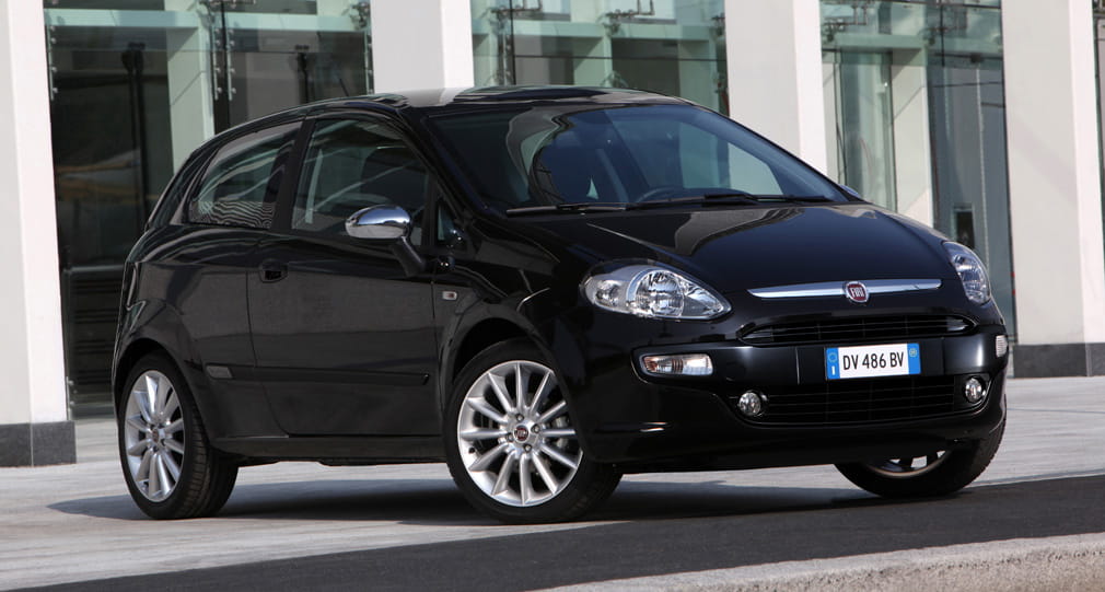 Perfil lateral del Fiat Punto Evo mostrando líneas de diseño.