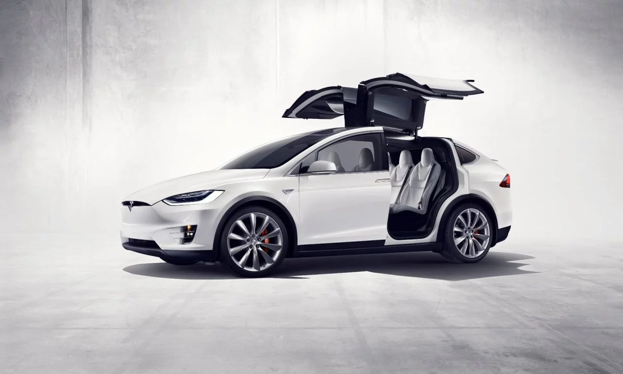 Tesla Model X 11