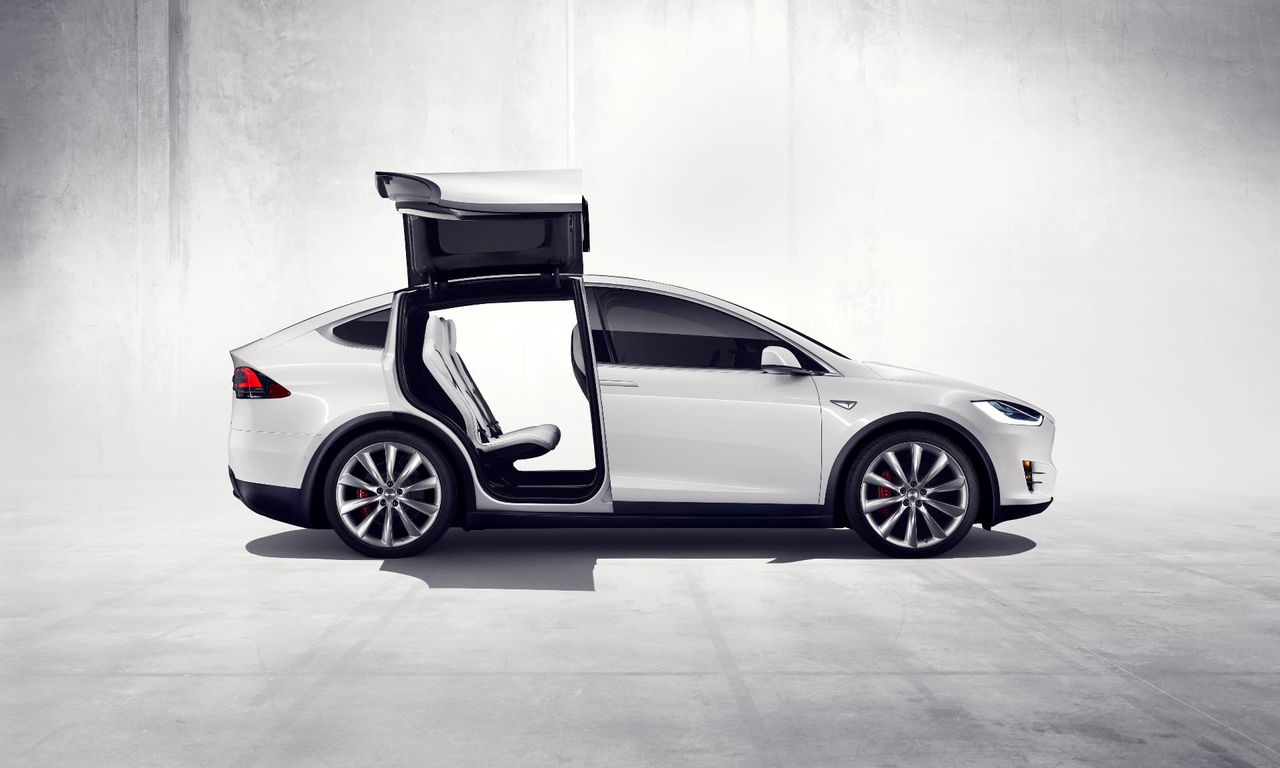 Tesla Model X 13