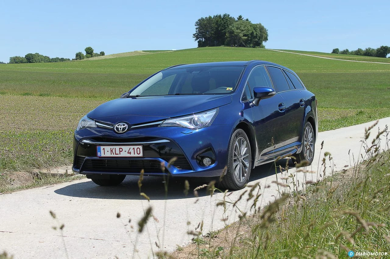 Toyota Avensis 2015