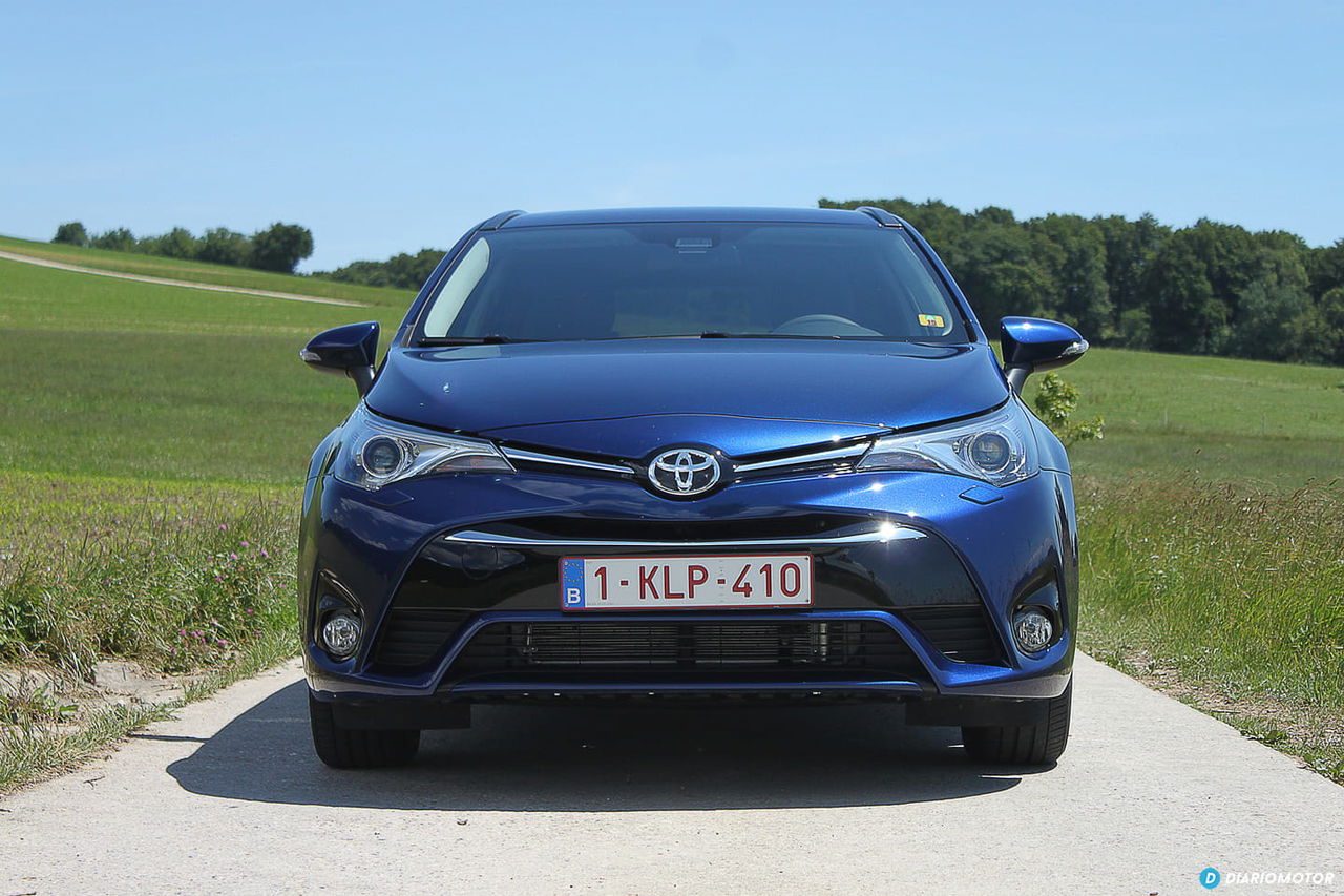 Toyota Avensis 2015