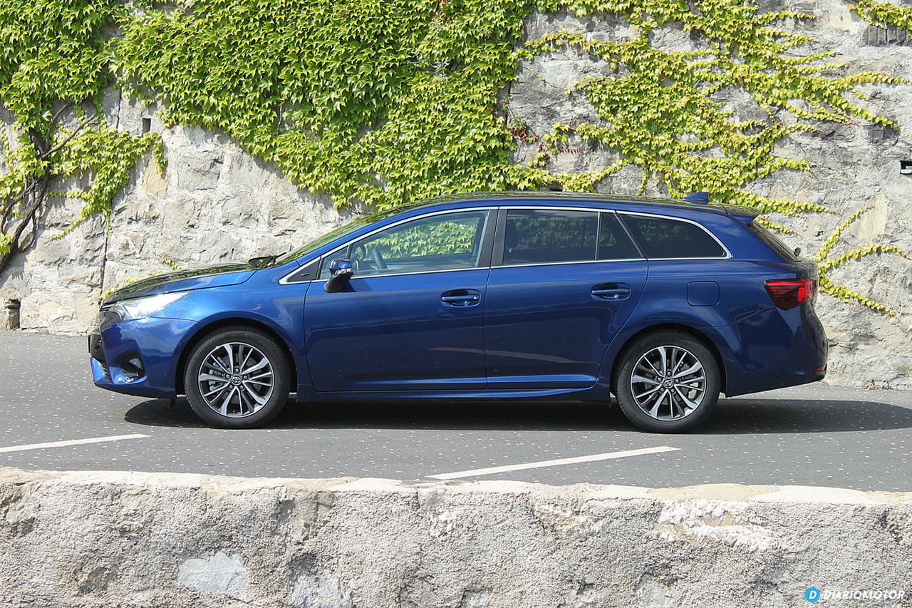 Toyota Avensis 2015