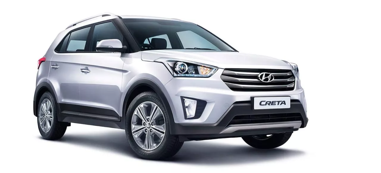 Vista angular delantera y lateral del Hyundai Creta, mostrando su diseño robusto.