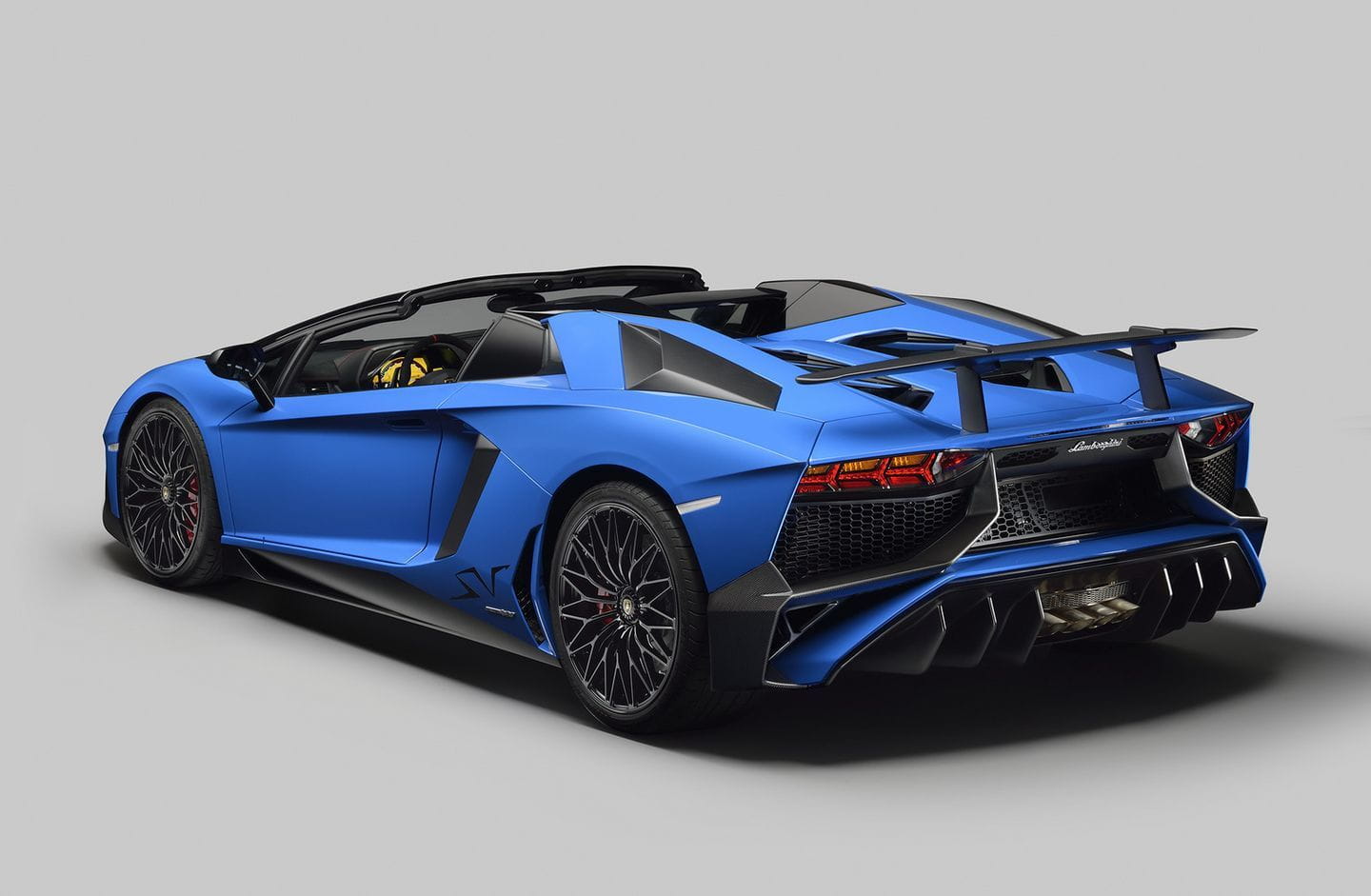 750 CV de furia al viento: así es el Lamborghini Aventador SV Roadster |  Diariomotor