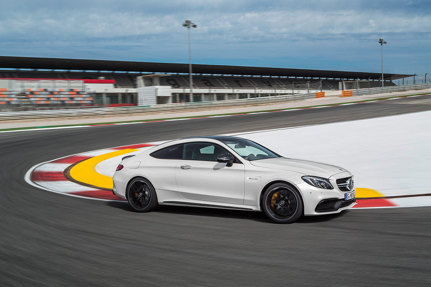 Mercedes Amg C 63 Coupe 16 El Mas Elegante De La Calle Y Los Circuitos Diariomotor