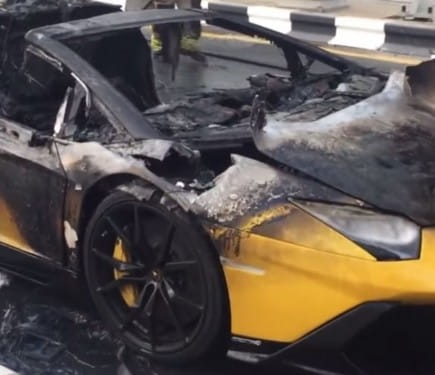 Incendio en vídeo de un Lamborghini Aventador SV