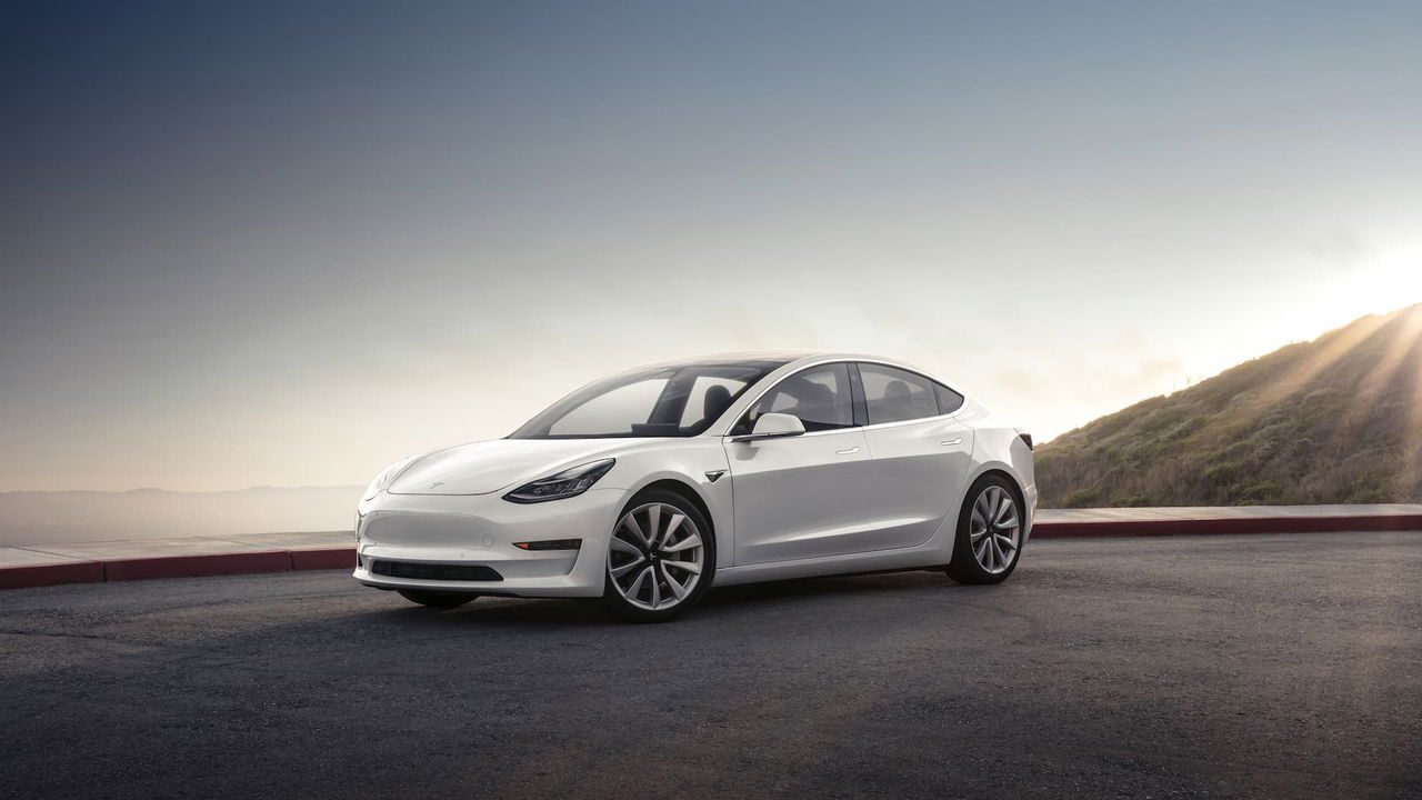 Tesla Model 3 01