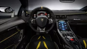 Vista del volante y la consola central del Lamborghini Centenario.