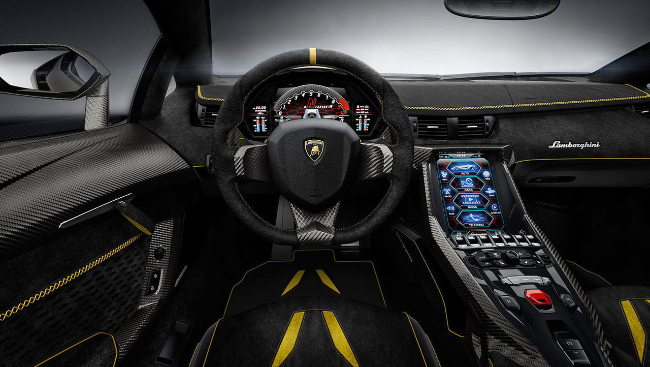 Vista del volante y la consola central del Lamborghini Centenario.