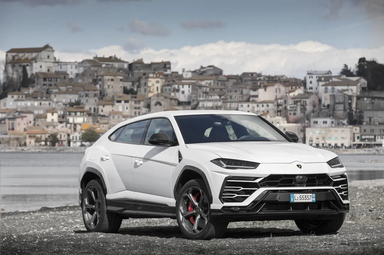 Lamborghini Urus 101