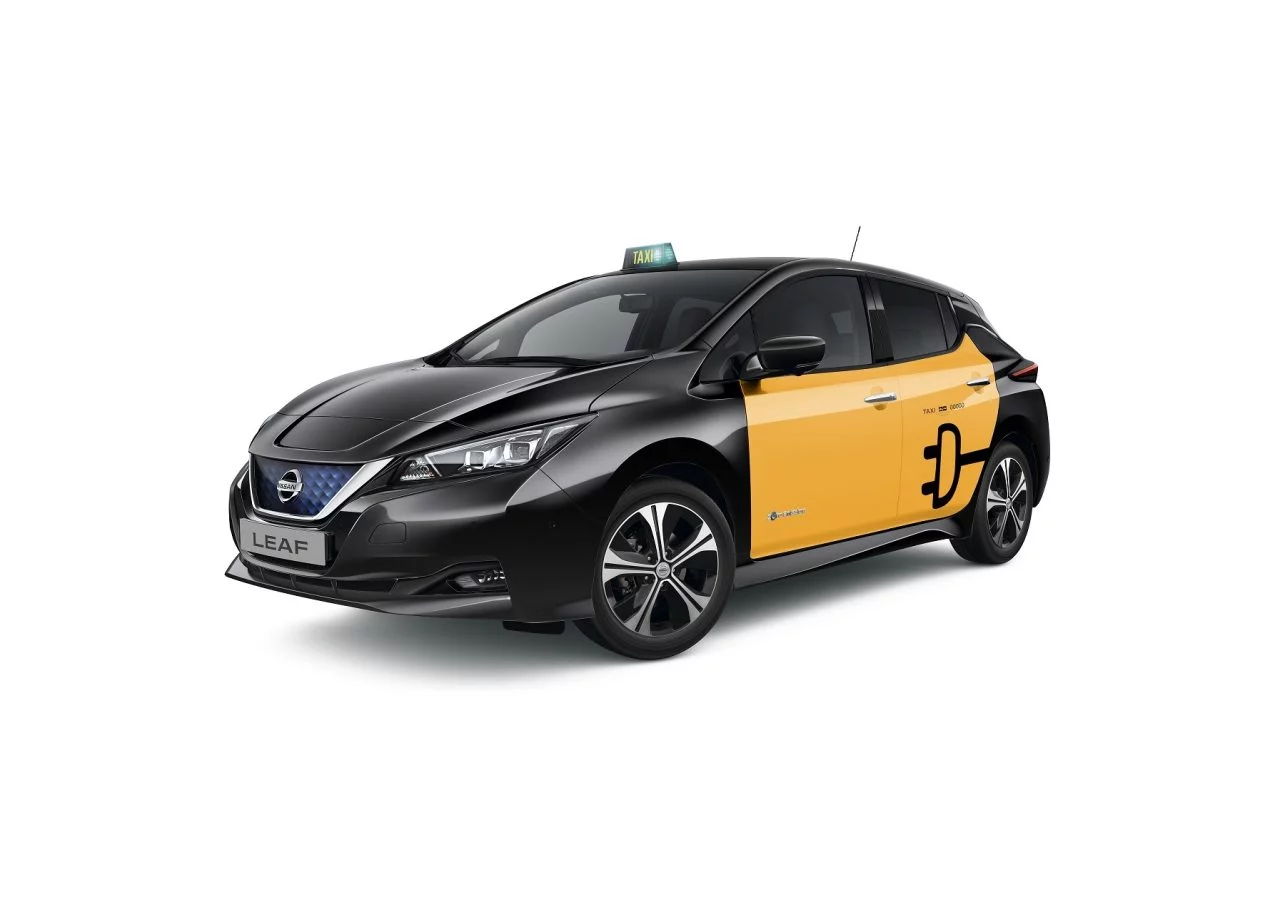 426211184 Nissan Leaf Taxi De Barcelona