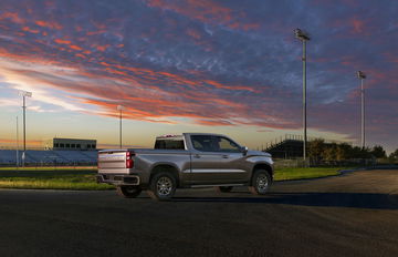 The All New 2019 Silverado Lt Features Chrome Accents On The Bum