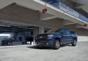 The All New 2019 Silverado Rst (new Trim For 2019) Brings A Stre