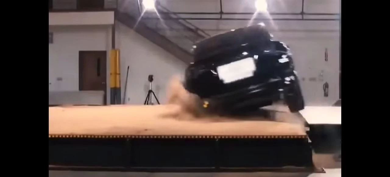 Tesla Model X Video Vuelco