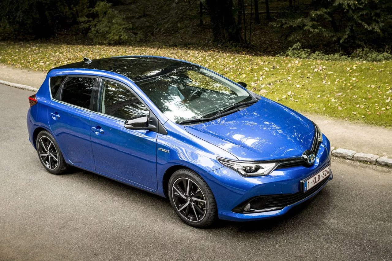 Toyota Auris 2018 01