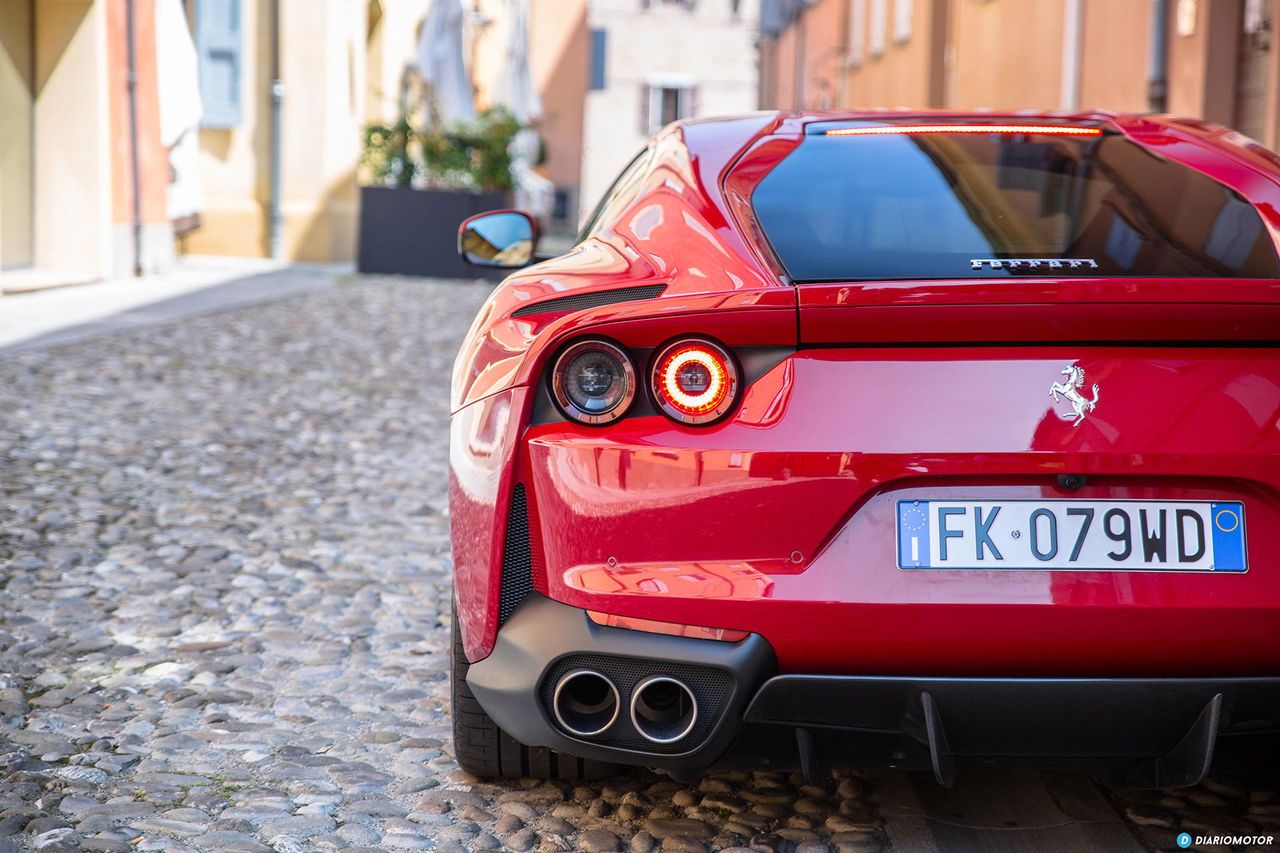 Ferrari 812 Superfast Exterior 00030