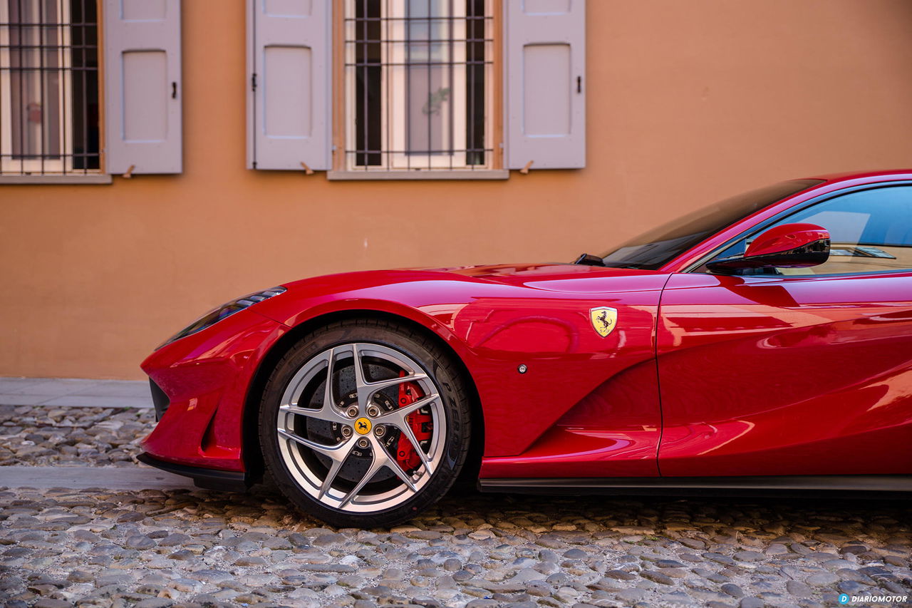 Ferrari 812 Superfast Exterior 00038