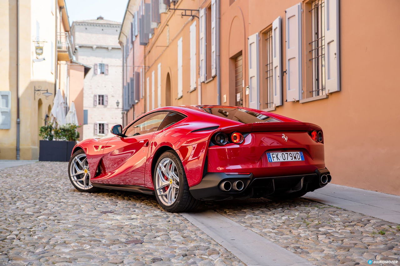 Ferrari 812 Superfast Exterior 00044