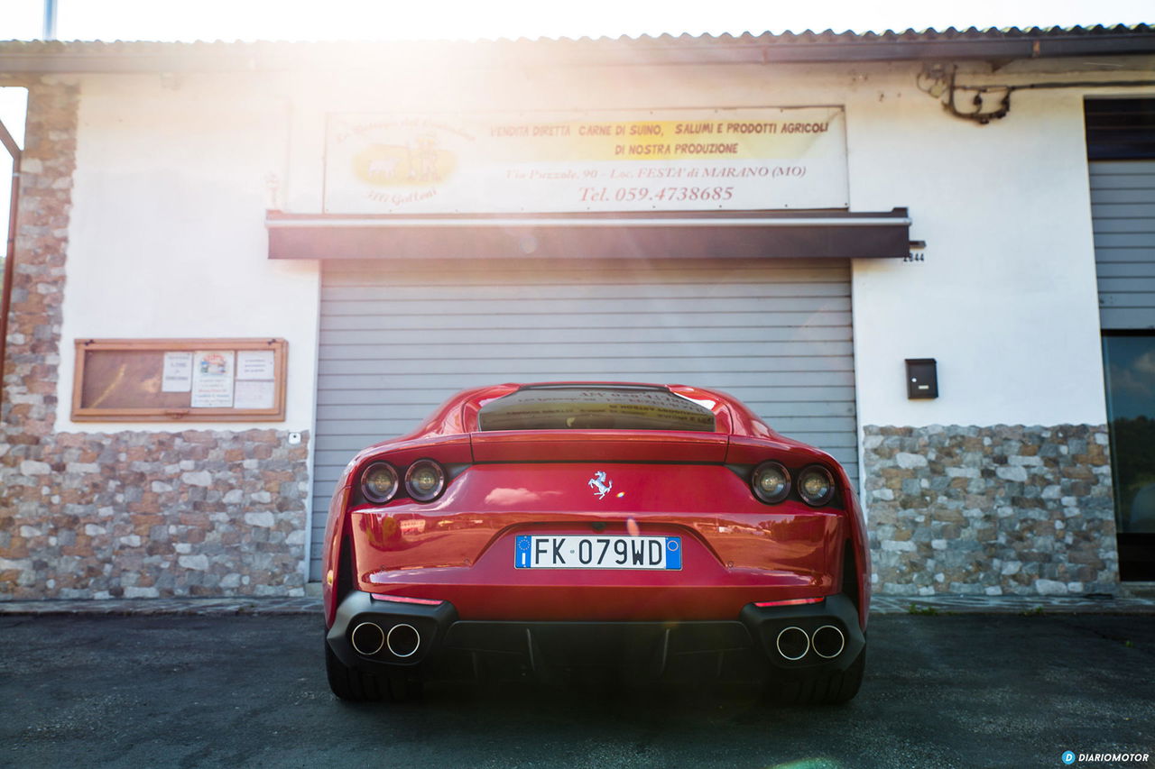 Ferrari 812 Superfast Exterior 00047