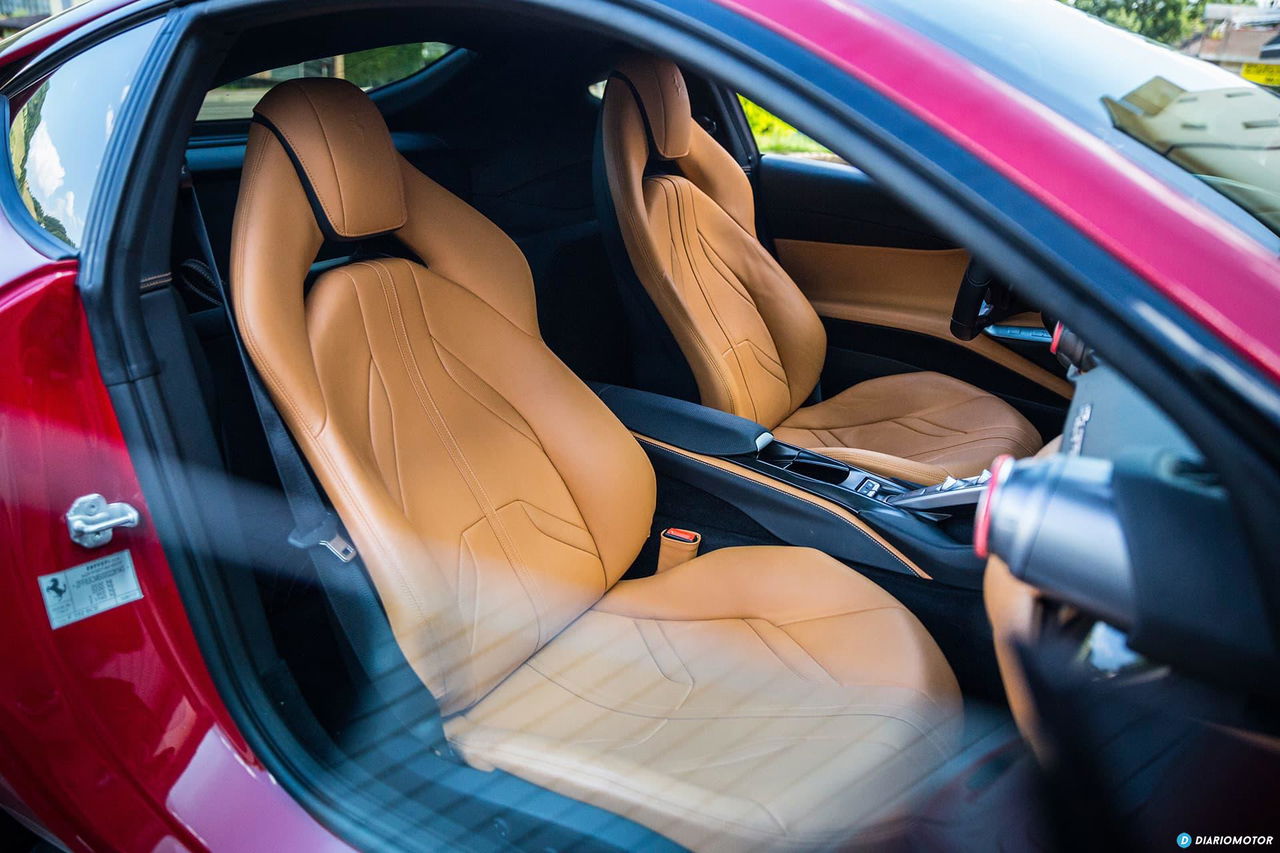 Ferrari 812 Superfast Interior 00002