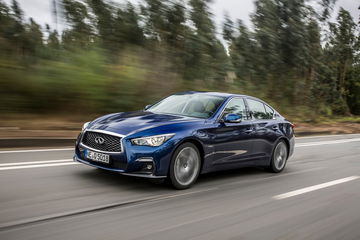 Infiniti Q50 Hibrido 1