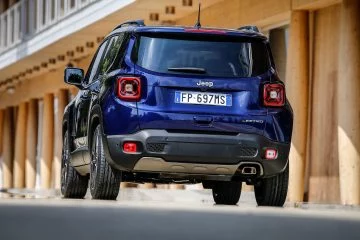 Jeep Renegade 2019 03