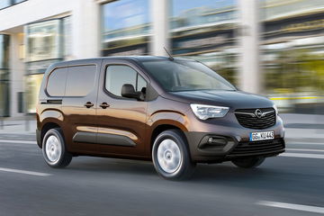 Opel Combo 2018 01