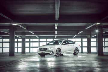 Opel Insignia V6 5