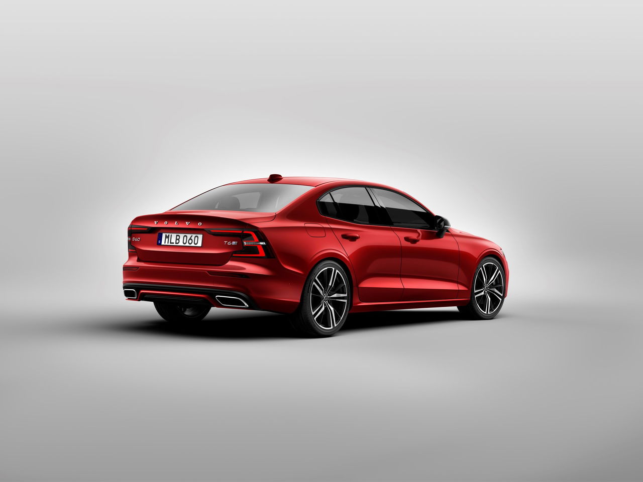 New Volvo S60 R Design Exterior