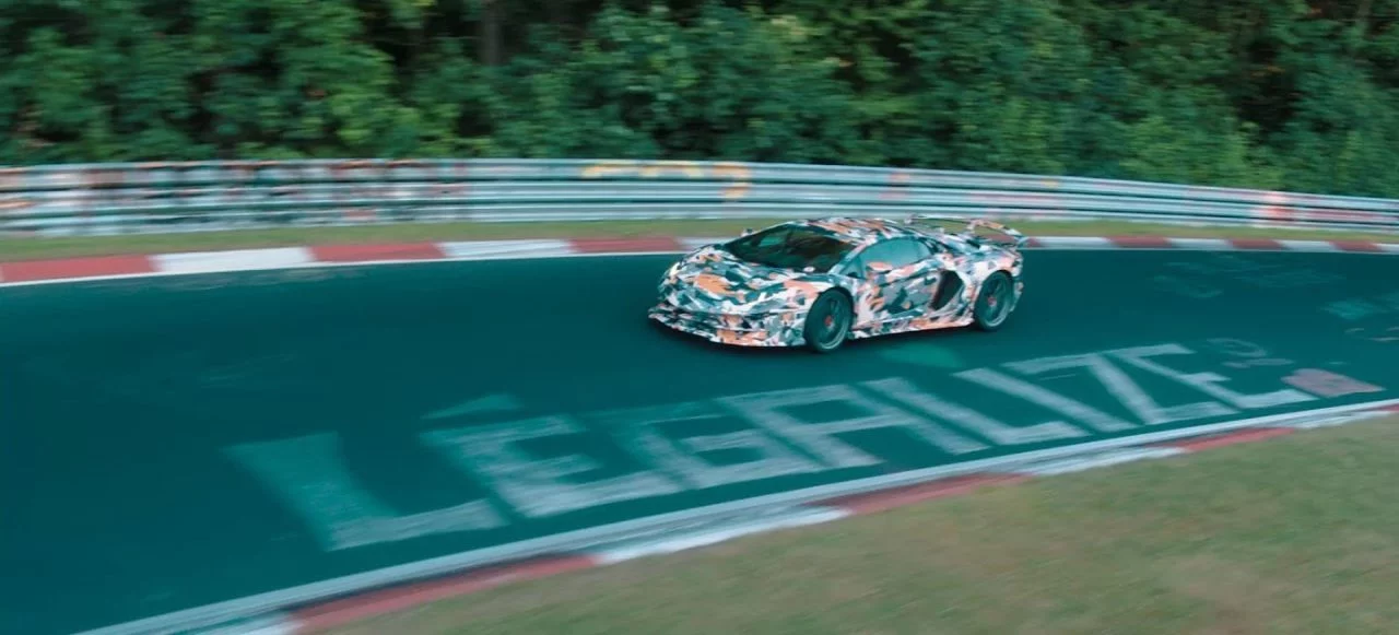 Teaser Aventador Svj