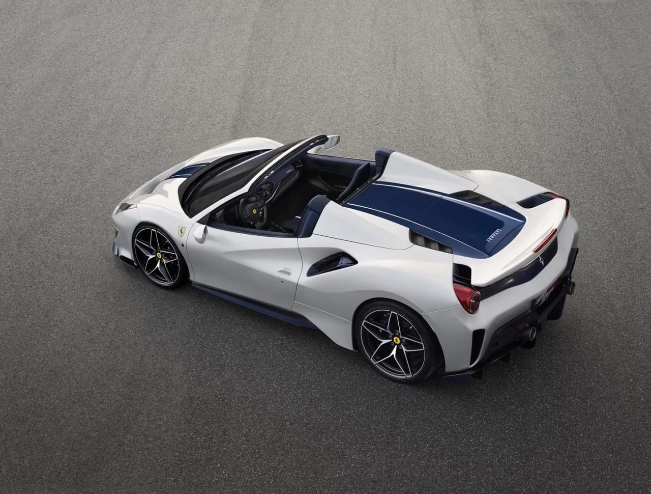 Ferrari 488 Pista Spider 0818 008