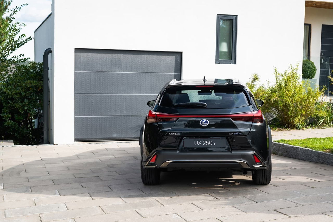 Lexus Ux 250h 0918 023