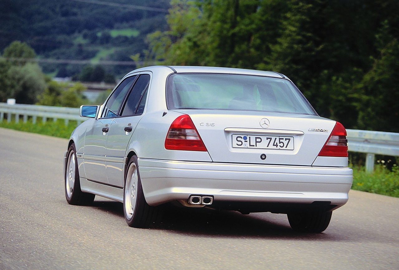 Erstes Gemeinschaftsprojekt Von Mercedes Benz Und Amg: Premiere Für Den Starken C Von Amg Vor 25 Jahren First Joint Project Between Mercedes Benz And Amg: Premiere For The Powerful C From Amg 25 Years Ago