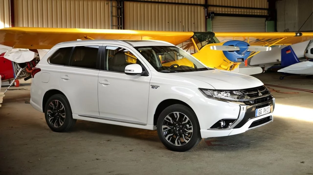 Mitsubishi Outlander Phev 2019 002