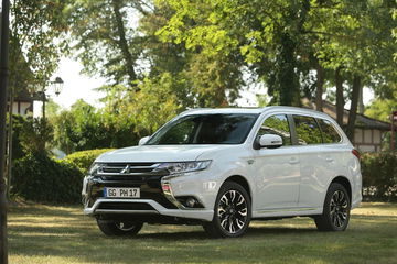 Mitsubishi Outlander Phev 2019 004