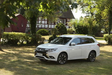 Mitsubishi Outlander Phev 2019 005