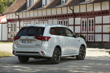 Mitsubishi Outlander Phev 2019 008