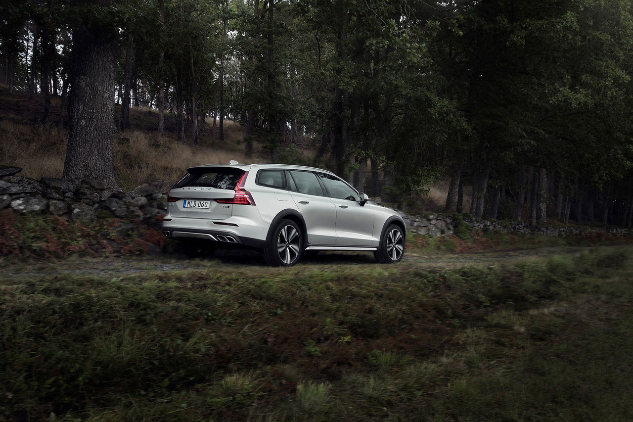 Volvo V60 Cross Country 2019 21