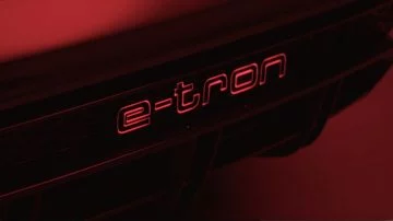 Audi E Tron Teaser 1118 01