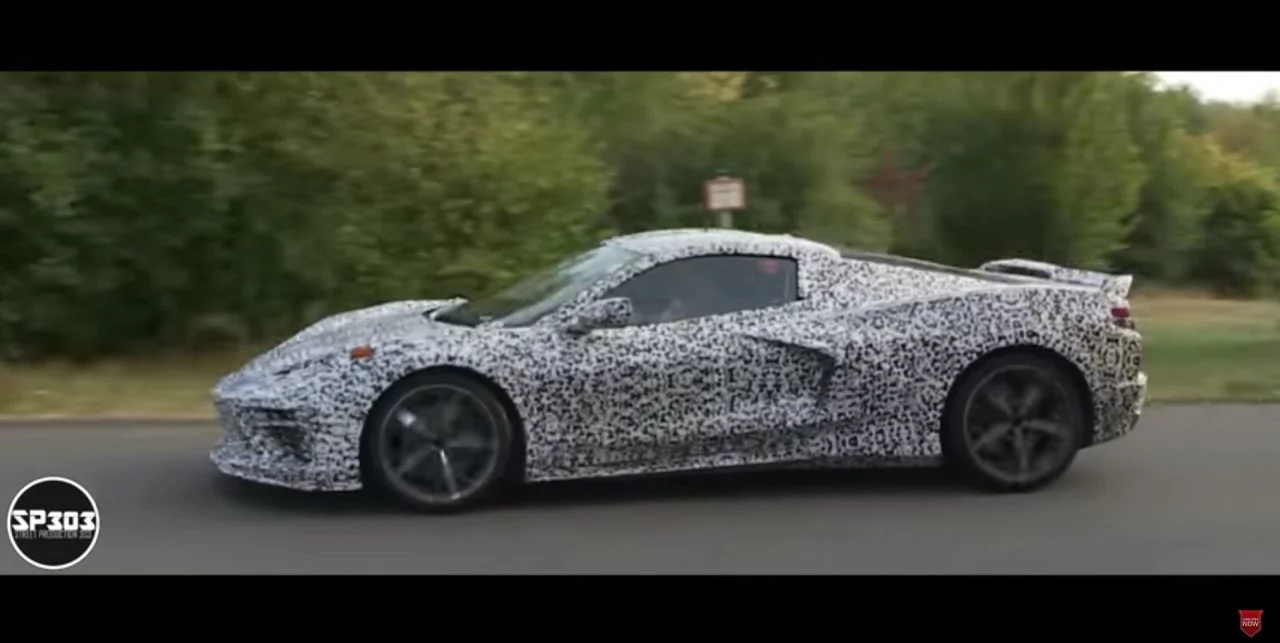 Chevrolet Corvette C8 Camuflado Video 3