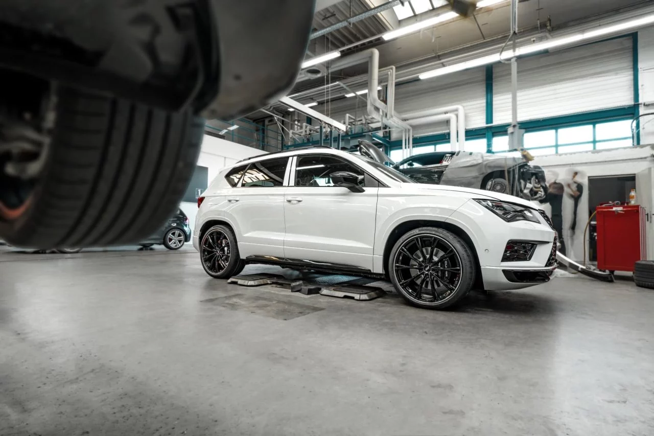 Cupra Ateca Abt Teaser Diagonal Front