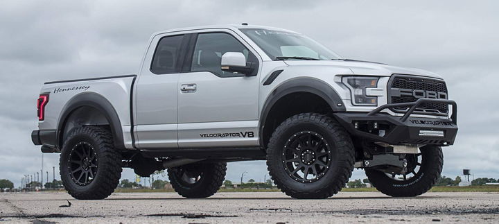 Hennessey Velociraptor V8 P