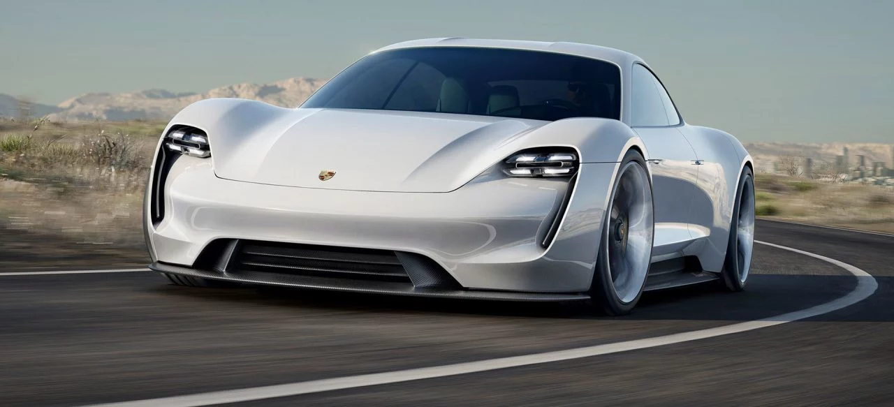 Porsche Taycan Adelanto 001